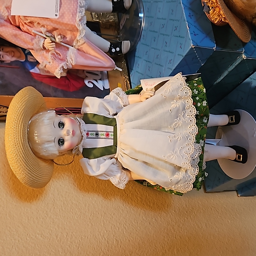 Madam Alexander Heidi Doll